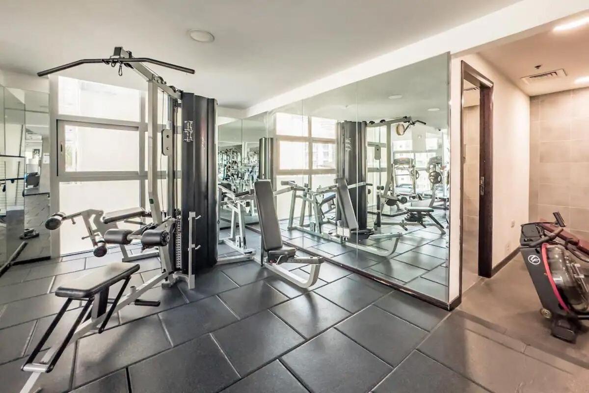 Apartment Huge Penthouse In Marina W Pool Table & Air Hockey Dubai