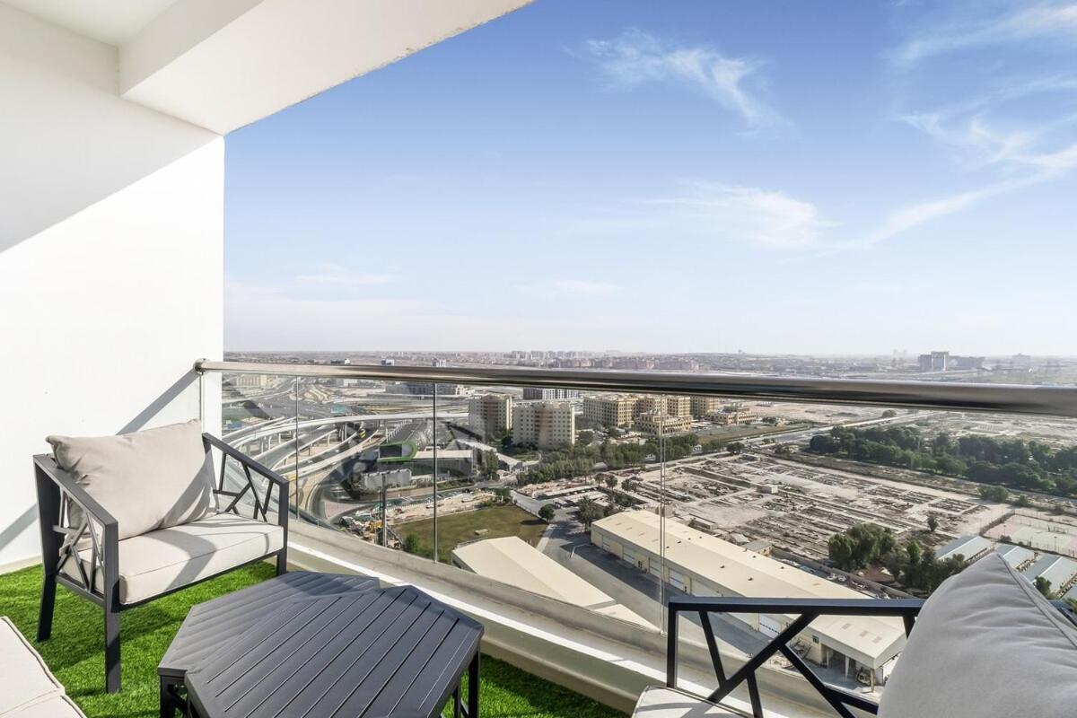 Huge Penthouse In Marina W Pool Table & Air Hockey