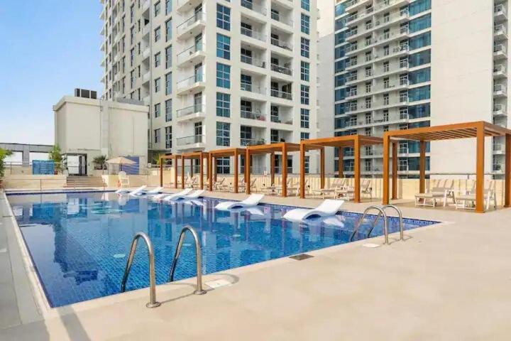 Huge Penthouse In Marina W Pool Table & Air Hockey