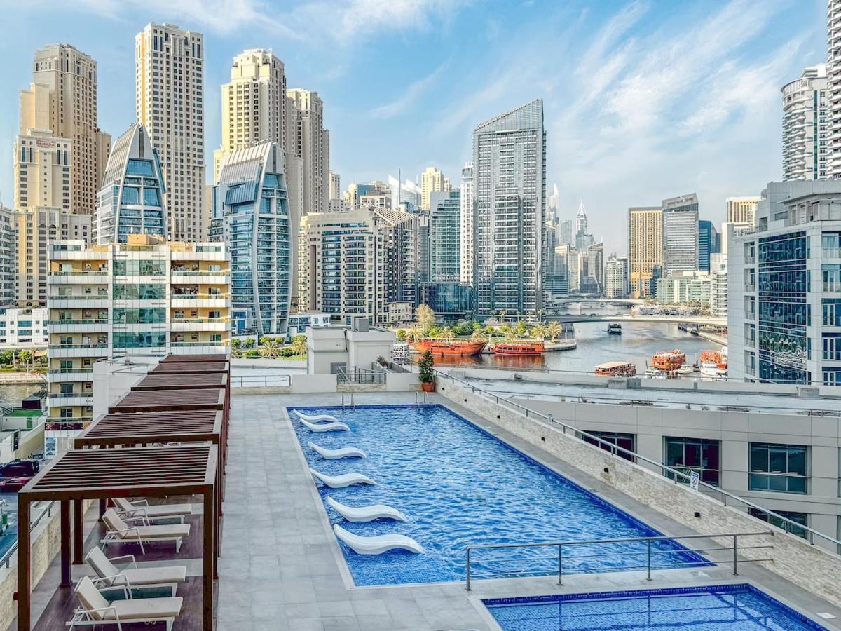 Huge Penthouse In Marina W Pool Table & Air Hockey Apartment