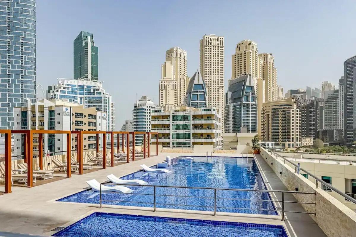 Huge Penthouse In Marina W Pool Table & Air Hockey *