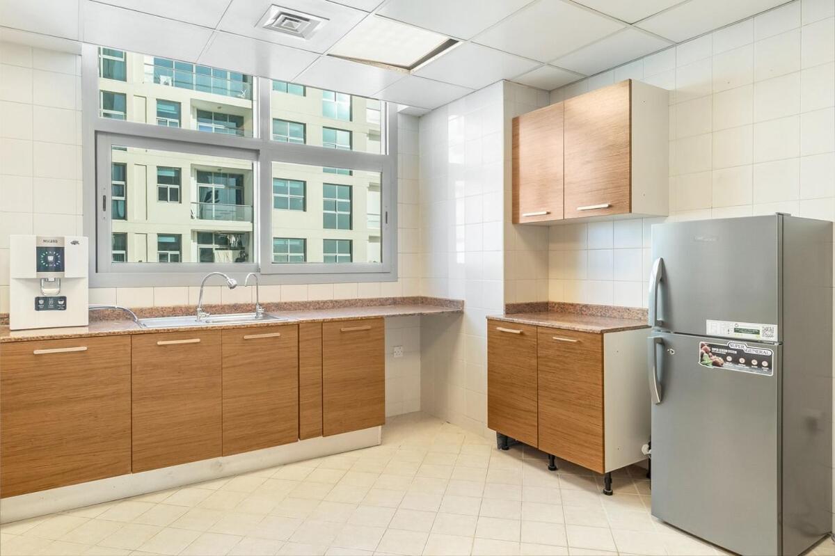 Huge Penthouse In Marina W Pool Table & Air Hockey Apartment *