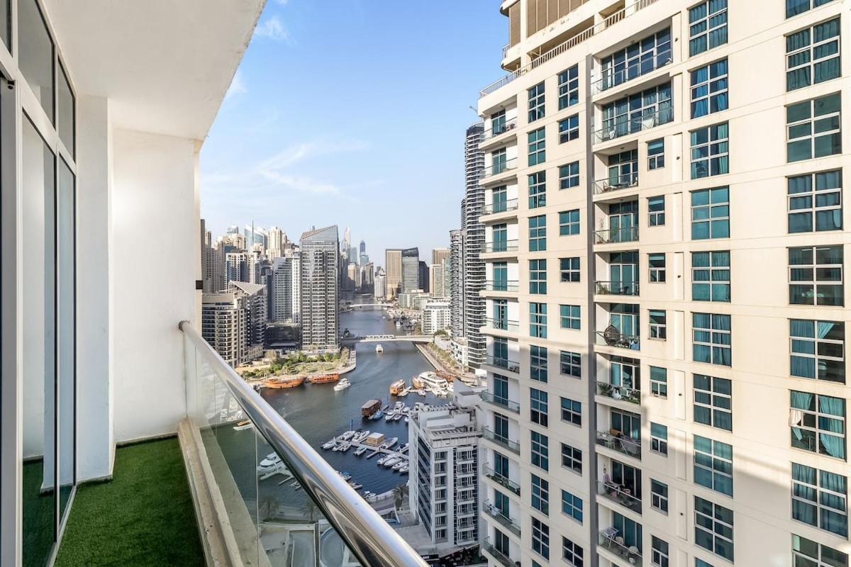 Huge Penthouse In Marina W Pool Table & Air Hockey *